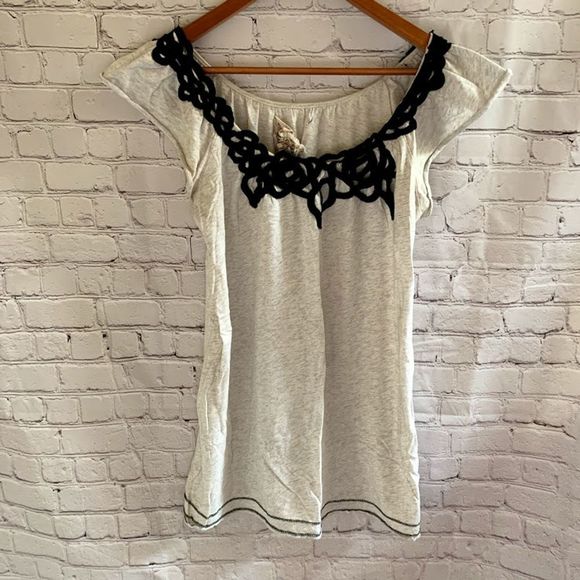 Chelsea & Violet Tunic Style Blouse Large - Picture 2 of 4